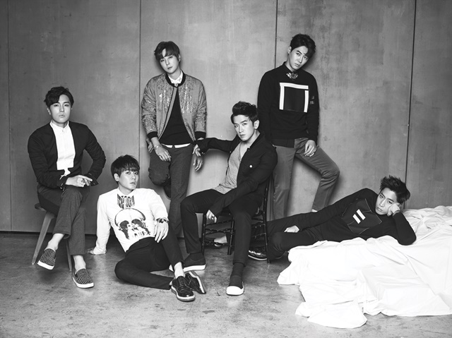 신화는 최장수 아이돌로 역사를 새로 쓰고 있다.  신화가 1년 9개월 만에 정규 12집을 들고 표적 활동을 시작한다. /신컴 엔터테인먼트 제공