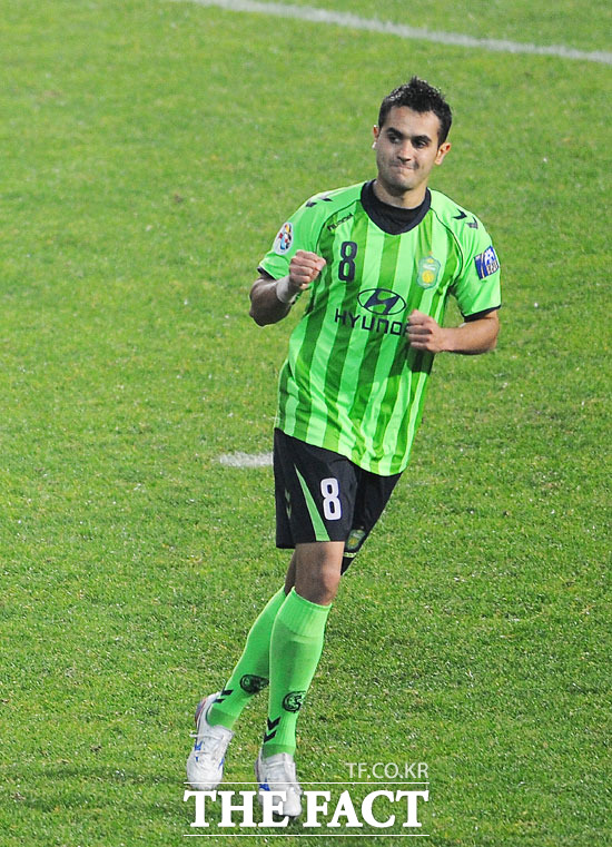 전북과 가시와는 24일 오후 7시 전주월드컵경기장에서 2015 AFC 챔피언스리그(ACL) E조 예선 1차전이 시작된 가운데 경기 중계에 대한 관심이 높다. /문병희 기자