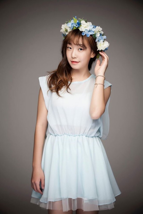 홍정희 최근 사진 공개. 홍정희가 K팝스타3 때보다 성숙해진 외모로 시선을 끌고 있다. /넥스타엔터테인먼트 공식 페이스북