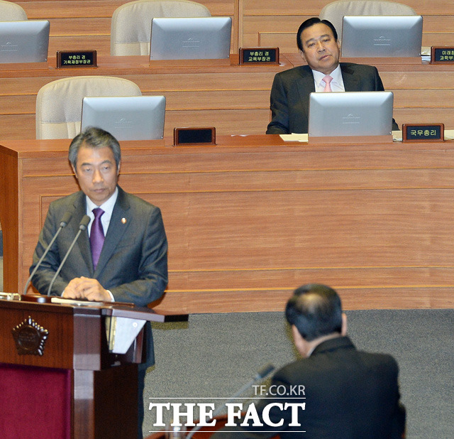 뒤에서 항상 지켜보고 있다는걸 명심하시고