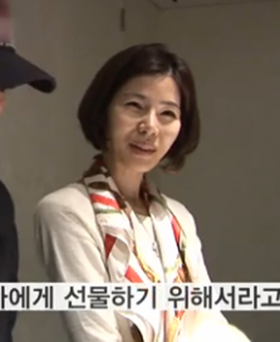 성동일, 김성령 못지않은 아내 미모 눈길. 성동일이 드라마에서 김성령과 부부의 연을 맺고 싶다고 말해 관심을 받고 있다. 성동일 아내의 김성령 못지않은 미모도 눈길을 끌고 있다. / SBS 좋은아침 방송 화면 캡처