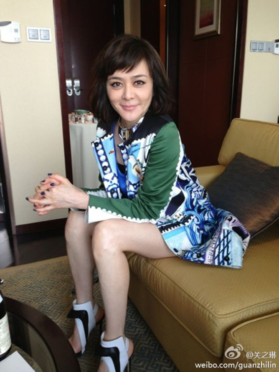 관지림, 황비홍에도 나와. 관지림이 추억의 홍콩스타로 누리꾼들의 관심에 올랐다. 관지림은 황비홍 동방불패등 국내에서도 유명한 작품들에 출연해 연기력을 뽐낸 바 있다. /관지림 웨이보