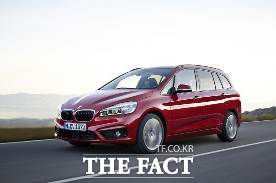 BMW 새 모델 공개 BMW가 다음 달 5일부터 15일 동안 스위스 제네바에서 열리는 2015 제네바 국제 모터쇼에서 2가지 새로운 모델을 세계 최초로 공개한다고 28일 밝혔다. 뉴 2시리즈 그란 투어러 / BMW 제공