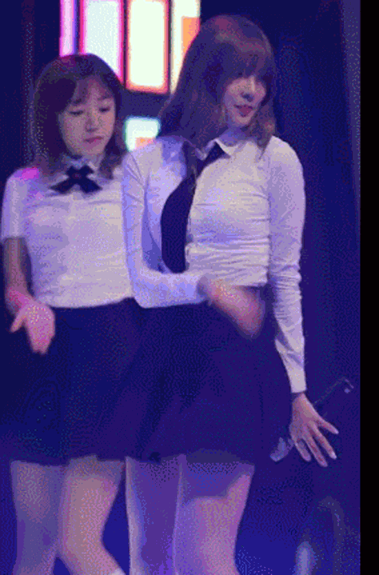 에이핑크 막내 맞아? 에이핑크 하영은 팀 내에서 뛰어난 몸매의 소유자로 잘 알려졌습니다. / 유튜브 영상 캡처