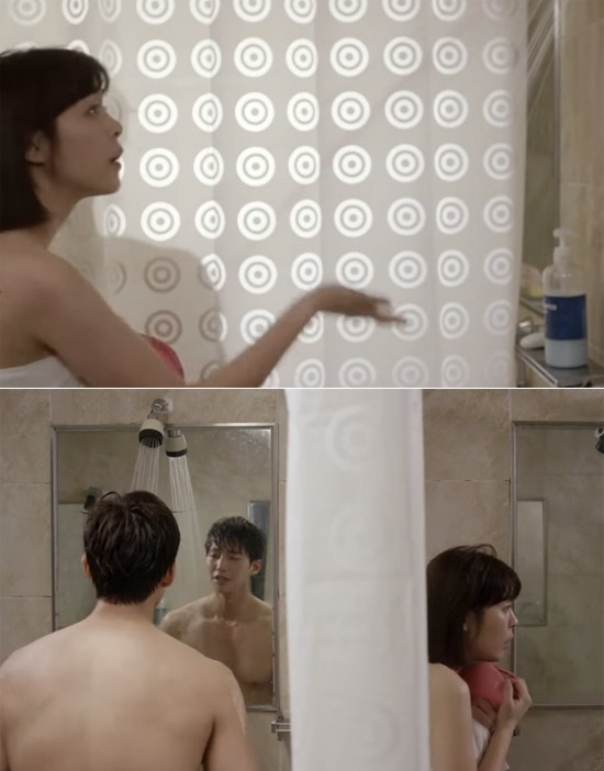 이하나, 샤워 신 눈길. 이하나가 KBS2 착하지 않은 여자들에서 샤워 신을 공개했다. 나름 샤워 신이었지만 이하나보다는 송재림의 근육질 몸매가 돋보여 눈길을 끌었다. / KBS2 착하지 않은 여자들 방송 화면 캡처