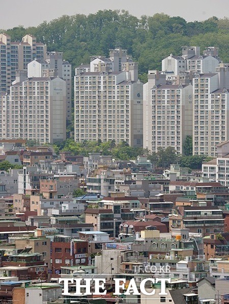 월세 거래 상승 2일 서울부동산정보광장의 전월세가 공개자료 현황에 따르면 2월 서울에서 5250건의 아파트 월세 거래가 이뤄진 것으로 집계됐다. /더팩트DB