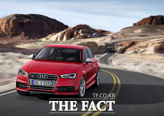 성능 높이고 사이즈 줄인 고성능 콤팩트카 아우디 S3 세단은 2ℓ 터보차저 직분사 TFSI 가솔린 엔진과 6단 S트로닉 자동변속기, 상시 사륜구동 시스템인 콰트로가 적용됐다. / 아우디 코리아 제공