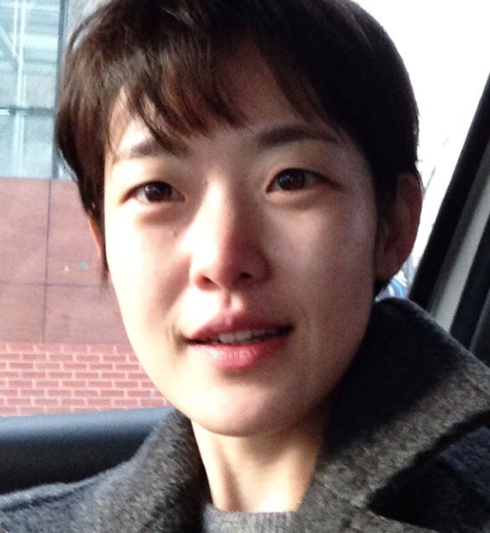 하시시박, 청순 외모. 사진 작가 하시시박이 배우 봉태규와 오는 10월 결혼식을 올린다. 하시시박은 몽환적이고 감성적인 사진으로 업계에서 각광 받고 있다. /하시시박 인스타그램