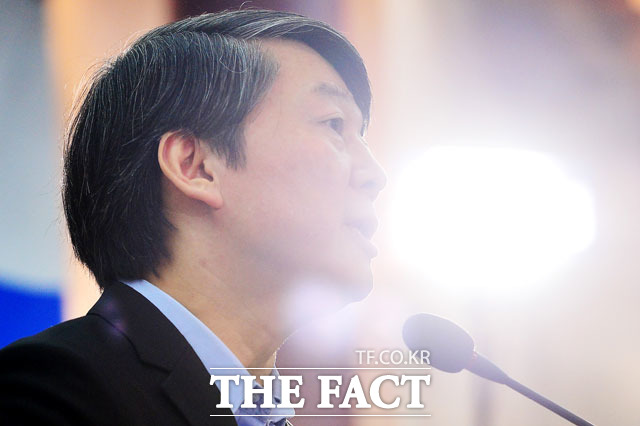 김영란법 통과, 안철수 의원 SNS에 남긴 글은? 3일 김영란법이 국회 본회의를 통과하자 안철수 의원은 SNS에 김영란법 통과 소감을 남겼다./남윤호 기자