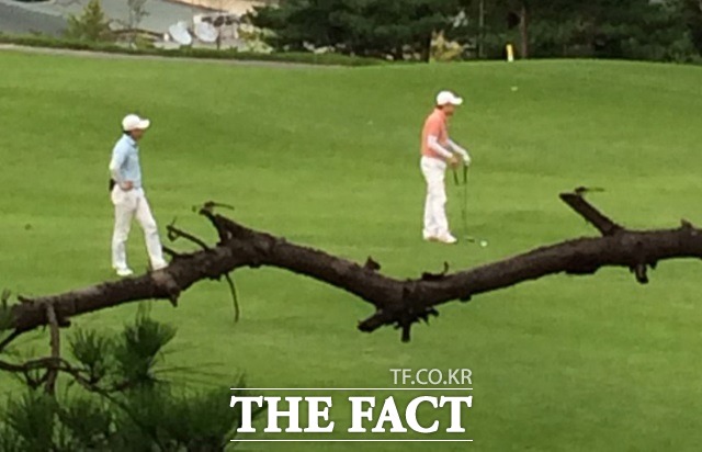 골프 접대, 사라지나요? 김영란법은 음식물과 주류, 골프, 교통·숙박 등 편의 제공을 모두 금품으로 규정하고 있습니다./더팩트DB