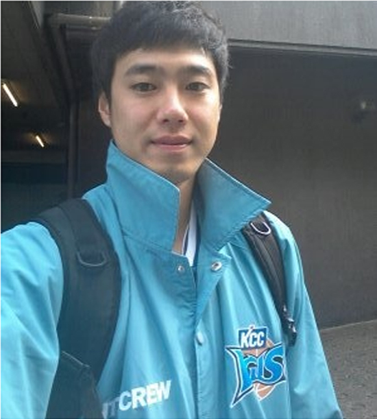 신지 유병재 결별 소식에 뜨거운 관심을 받고 이는 유병재 전 농구선수. 그룹 코요테 멤버 신지와 결별한 유병재 전 농구선수./유병재 미니홈피