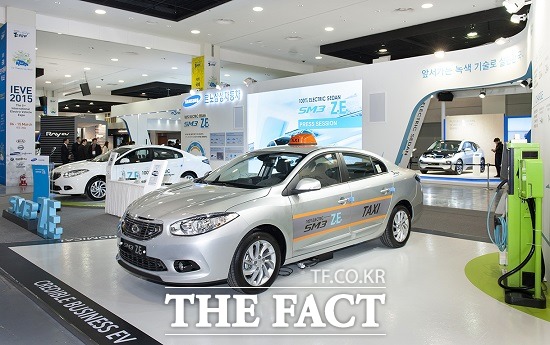 르노삼성자동차는 지난 2년 동안 각종 전기차 보급사업과 시범사업을 기반으로 도출한 실증 결과 및 실용화 방안들을 관련 부처 및 지자체에 적극적으로 제안해 효과적인 전기차 보급을 도모한다는 계획이다.