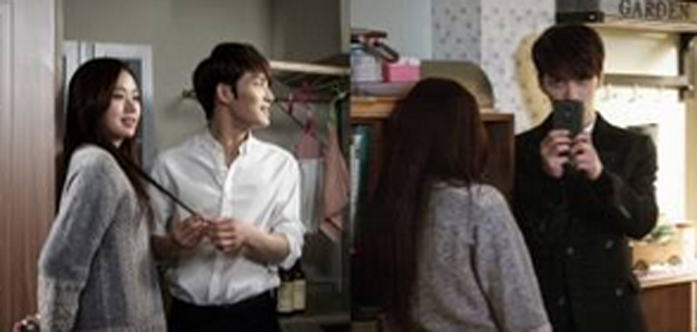 스파이 김재중-고성희, 혹시 사귀는 사이? 드라마 스파이가 6일 종료된 가운데 그동안 녹화 현장에서 찍었던 사진들이 눈길을 끌고 있다. 스파이 페이스북에 공개된 사진 속에는 극 중 연인으로 호흡을 맞춘 김재중과 고성희가 달콤한 분위기를 연출하고 있어 시선을 집중시킨다. / 스파이 페이스북