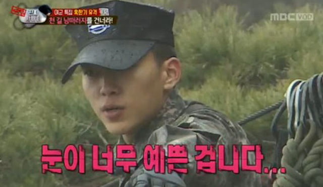 김현규 교관 빛나네! 김현규 교관이 출중한 외모로 주목받고 있다. /MBC 진짜사나이 방송화면 캡처