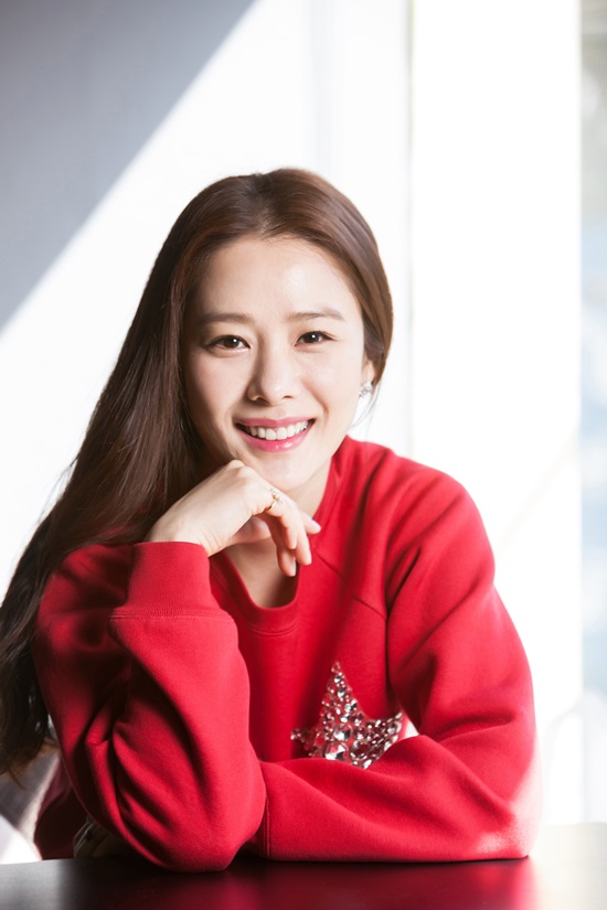 김현주는 자연스럽게 묻어나는 연기를 하는 배우이고 싶다고 자신의 연기관을 드러냈다. / 에스박스 미디어 제공