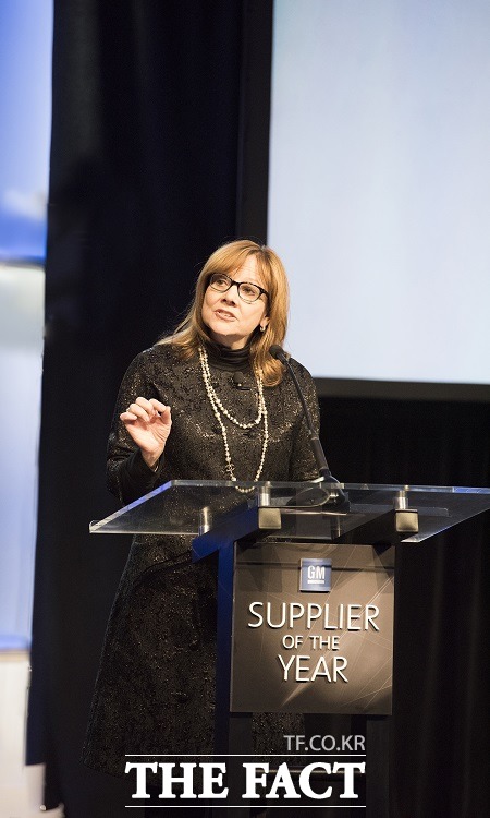 한국지엠 협력사 28곳 美 우수 협력 업체 시상식 수상 조니 살다나 GM국외사업 부문 글로벌 구매 부사장은 국내 부품 업체 28곳이 올해의 우수 협력 업체로 선정된 것과 관련해 한국 부품 업체가 거둔 이번 성과는 한국 업체들의 높은 품질과 기술 경쟁력을 잘 나타낸 것이라고 밝혔다. / 한국지엠 제공