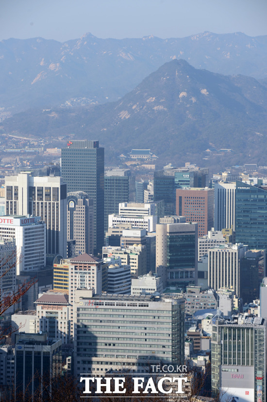 잡플래닛, 취업 준비생 주목. 잡플래닛이 9일 인기 검색어에 올라 네티즌들의 관심을 받고 있다. 잡플래닛에서 제공되는 회사 리뷰 내용도 눈길을 끌고 있다. / 더팩트 DB