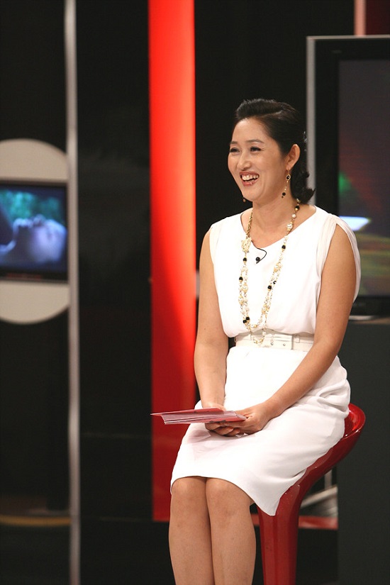 탤런트 정경순에 대해 누리꾼들의 관심이 쏠리고 있다. 탤런트 정경순은 KBS2 TV소설 그래도 푸르른 날에에서 안성댁 역을 맡고 있다./올리브 제공