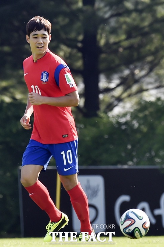박주영 백의종군 화제 만발! 박주영 백의종군에 대한 관심이 뜨겁다. 박주영 백의종군이 슈틸리케 감독의 마음을 흔들지 주목된다. / 더팩트 DB