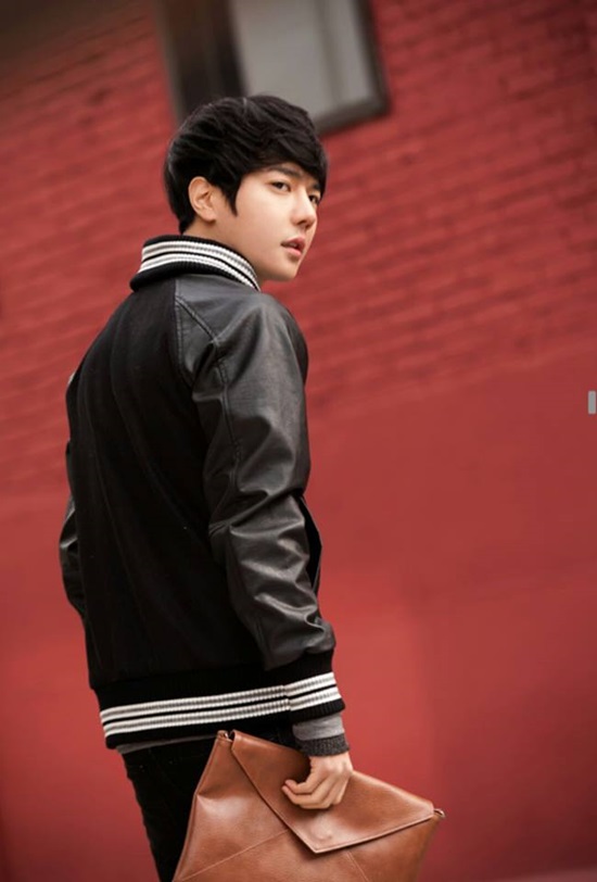 쇼핑몰 아보키스트 대표 박태준. 남성 쇼핑몰 아보키스트 대표 박태준이 방송인, 모델, 가수, 웹툰작가 등 다양한 경력으로 주목 받고 있다. /박태준 페이스북