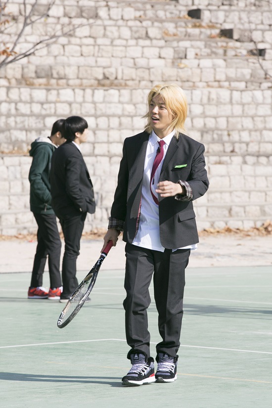 강남, 남다른 친화력 자랑. M.I.B 강남이 JTBC 학교 다녀오겠습니다 촬영에 참여하면서 뛰어난 친화력을 보였다. / JTBC 제공