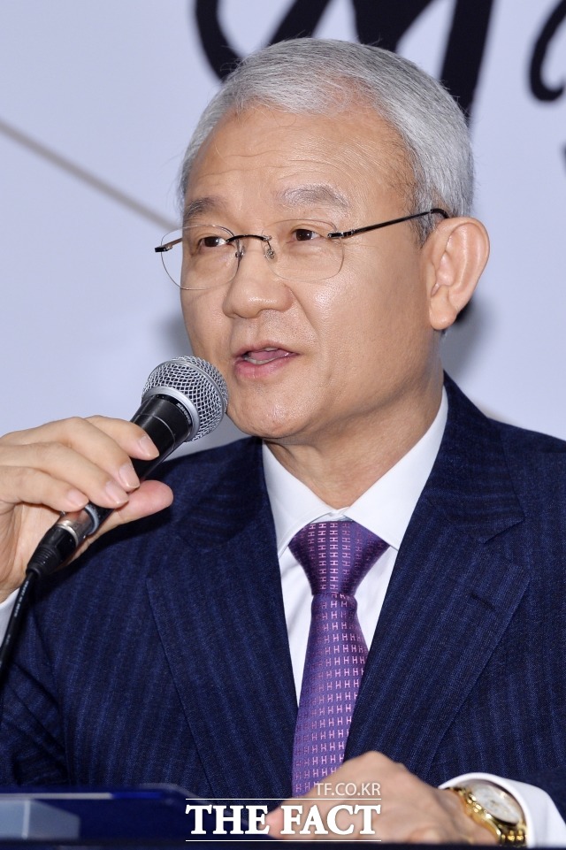 일광그룹 이규태 회장. 일광그룹 이규태 회장이 지난 2013년 대종상 영화제 1차 기자 간담회에 참석했다. 방위사업비리 정부합동수사단은 11일 일광그룹 이규태 회장을 자택에서 체포했다. /더팩트DB