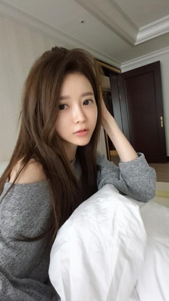 엣지 능가하는 BJ 유소희! 아프리카tv BJ 유소희가 누리꾼들의 관심을 모으고 있다. /유소희 트위터