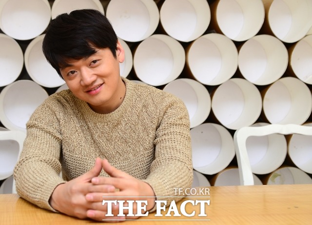 영화 쎄시봉에서 송창식 역을 맡았던 배우 조복래. 조복래가 극적인 하룻밤과 탐정에 연달아 캐스팅됐다./이새롬 기자