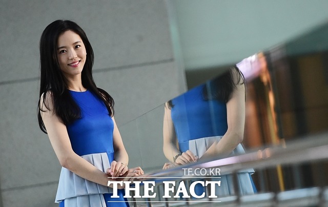 신하균은 멋진 배우 강한나는 신하균에게 연기는 물론 스태프들과 지내는 방식 등 많은 것을 배웠다고 말했다. /배정한 기자