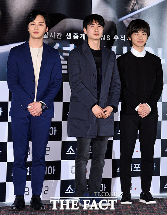 영화 소셜포비아 변요한 홍석재 감독 이주승(왼쪽부터) 소셜포비아가 독립영화 사상 최단 기간(3일)에 10만 관객을 돌파하는 기염을 토해냈다. /김슬기 기자