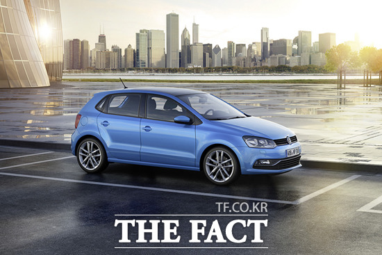 폭스바겐, 신형 폴로 출시 임박 폭스바겐코리아는 다음달 2일부터 시작되는 2015 서울모터쇼에서 신형 폴로를 공개한다. / 폭스바겐 제공