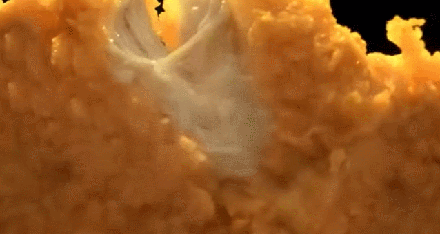 황금올리브치킨. / BBQ CF