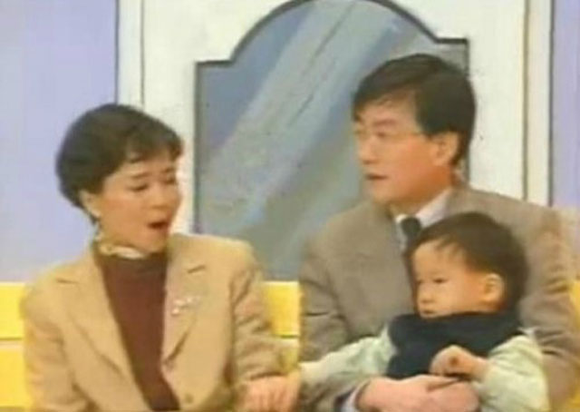 신현숙 손석희 뽀뽀뽀 출연. 신현숙 전 아나운서와 손석희 앵커가 함께 뽀뽀뽀 4000회 특집에 출연하고 있다. /MBC 방송화면 캡처