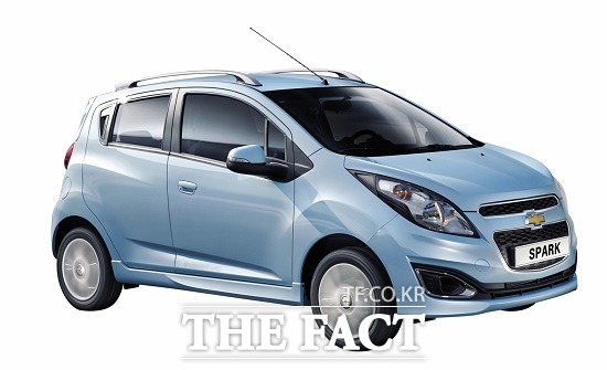쉐보레 스파크 전액 무이자 할부 적용…45만 원 할인 쉐보레가 3월 한 달 동안 스파크를 구매하는 고객을 대상으로 선수금이 없는 전액 무이자 할부 프로그램을 최초로 시행한다고 19일 밝혔다.
