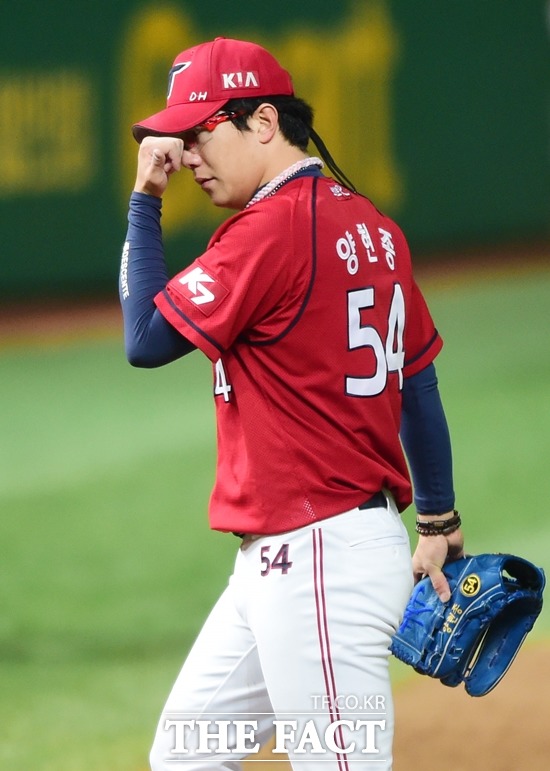프로야구 시범경기 중계 관심 집중! 프로야구 시범경기 중계에 대한 관심이 뜨겁다. 프로야구 시범경기 중계에 양현종이 떴다. / 더팩트 DB