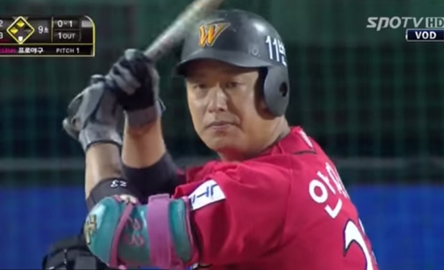 안치용 관심 집중! 안치용에 대한 관심이 뜨겁다. 안치용은 뛰어난 전직 야구 선수다. / SPOTV 영상 캡처