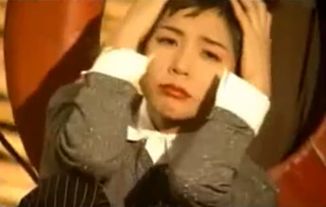 이혜영, 코코 시절 이혜영의 가수 활동 사진이 누리꾼들의 눈길을 끌고 있다. 이혜영은 1994년 윤현숙과 함께 코코를 결성해 2인조 여성 그룹 멤버로 활동했다. /코코 뮤직비디오 영상 갈무리