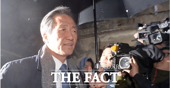 ‘작년에는 달랐다’ 정몽준 전 의원은 지난해 3월20일 취재진의 질문에 구체적인 답변은 꺼리면서도 여유럽게 대처했다./더팩트DB