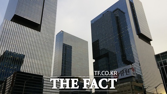 삼성물산 베트남 철강단지 공사장 붕괴 삼성물산의 베트남 철강단지 항만부두 건설 현장서 붕괴 사고가 일어나 최소 14명의 사망자가 발생됐다. /더팩트DB