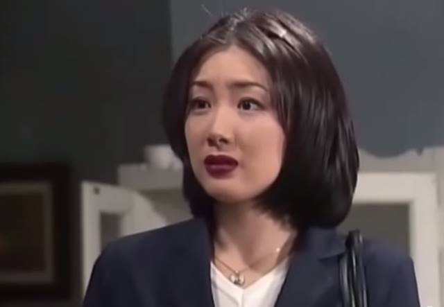 최지우 나이, 41세 방부제 미모. 최지우 나이가 주목받고 있는 가운데 최지우의 데뷔작도 재조명되고 있다. 초지우는 지난 1996년 드라마 첫사랑으로 데뷔했다. / KBS 첫사랑 방송화면 캡처