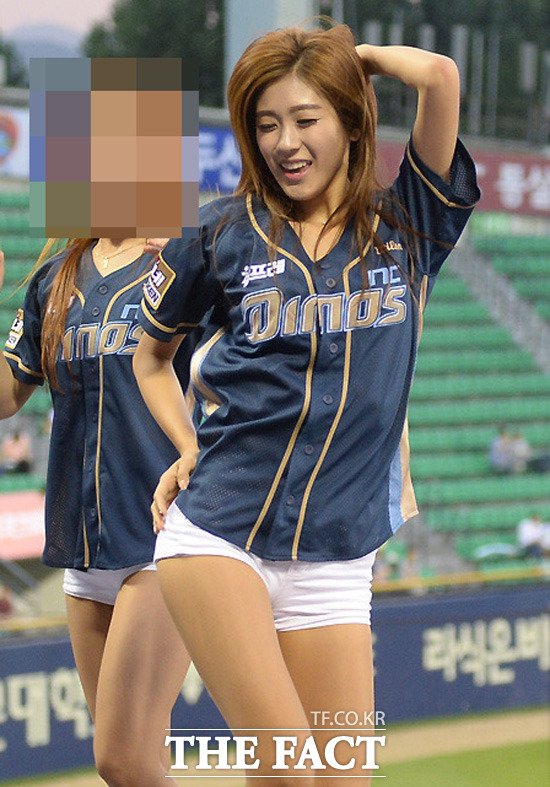 KBO 프로야구 개막 중계, 김연정 치어리딩 기대! KBO 프로야구 개막 중계가 28일 인기 검색어에 등장해 네티즌들의 관심을 받고 있다. KBO 프로야구 개막 중계 소식에 대한 야구 팬들의 반응도 뜨거워지고 있다. / 더팩트 DB