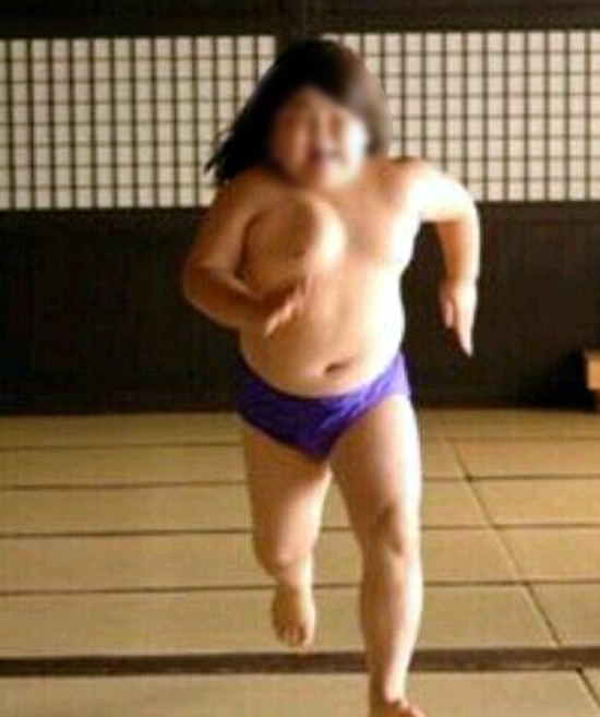 김수영 어린 시절이 생각 나네 김수영은 지난 2013년 5월 SNS에 자신의 어린 시절을 회상하게 한 사진을 올렸다./ 김수영 트위터