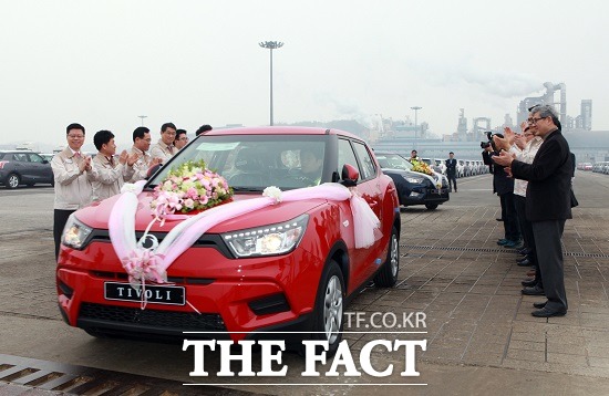 쌍용차는 이번 선적을 시작으로 올해 유럽시장 1만3500대를 포함, 모두 2만5000여 대의 티볼리를 국외시장에 수출할 예정이다.