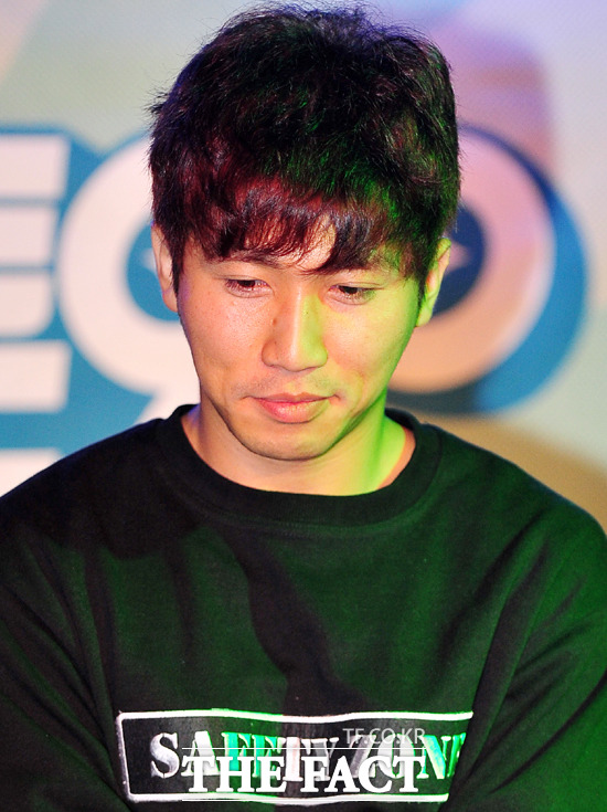 유세윤, 음주운전 자수 뒤 층동적으로… 지난 2013년 5월 음주운전으로 경찰에 자수한 유세윤이 SNS에 남긴 글이 다시금 누리꾼들의 이목을 사로잡고 있다./ 문병희 기자