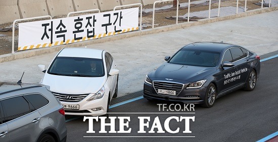 현대차는 이날 행사에서 신형 제네시스에선행 연구용으로 탑재된 자율주행 기술인 혼잡구간 주행지원 시스템(TJA)을 처음으로 공개했다.