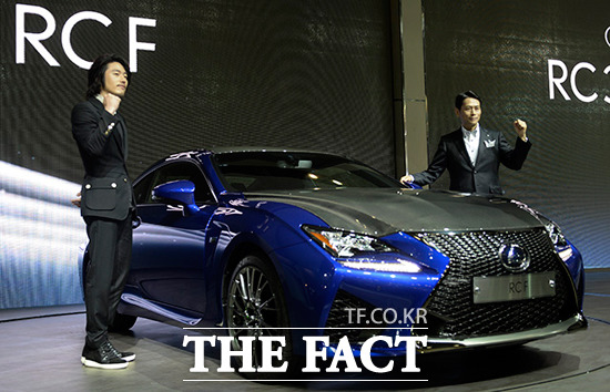 렉서스 RC F 홍보대사로 활동하고 있는 배우 장혁은 이날 모터쇼 현장을 찾아 RC F에 대한 소감을 밝혔다.