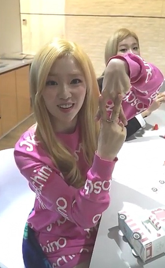 레드벨벳 주현. 레드벨벳 멤버 주현이 태연과 닮은 외모로 눈길을 끌었다. /레드벨벳 인스타그램