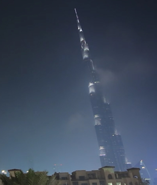 두바이, 시내엔 최고층 건물이! 두바이가 4일 인기 검색어에 등장해 네티즌들의 관심을 받고 있다. 두바이에 자리한 부르즈 할리파도 눈길을 끌고 있다. / 유튜브 영상 캡처