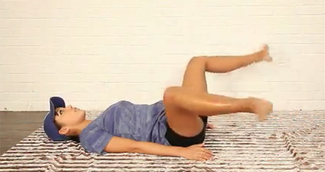 유튜브·인스타그램·페이스북 휩쓴 정아름 쩍벌 영상을 유희열도 봤을까? 유튜브·인스타그램·페이스북 정아름 영상에 대한 유희열의 반응에 대한 누리꾼들의 관심이 뜨겁다./유튜브 영상 캡처