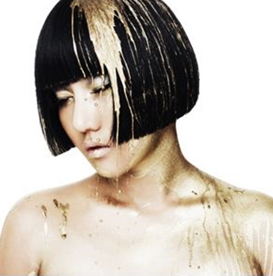 지아, 상체 파격 노출! 지아는 지난 2012년 7월 SNS에 섹시한 매력을 자랑한 사진 한 장을 올렸다. /지아 페이스북